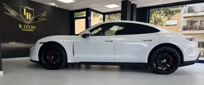 Porsche Taycan 2023 - 82000 EUR, 80500 km - AUTO.MOTO.pt - 80500km - foto 14 de 37