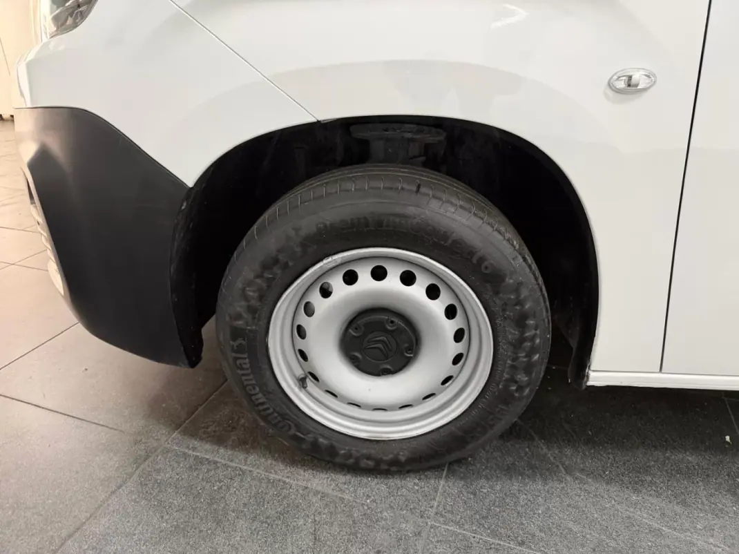 Citroën BERLINGO VAN XL 1.5 BLUE HDI 3 LUGARES 2019 - 12990 EUR, 143000 km - AUTO.MOTO.pt - 143000km - foto 24 de 25