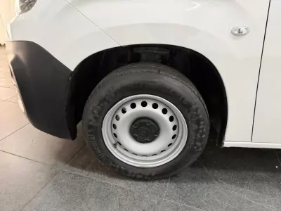 Citroën BERLINGO VAN XL 1.5 BLUE HDI 3 LUGARES 2019 - 12990 EUR, 143000 km - AUTO.MOTO.pt - 143000km - foto 24 de 25