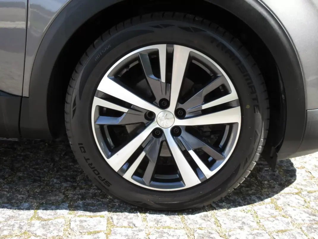 Peugeot 5008 2017 - 20490 EUR, 161000 km - AUTO.MOTO.pt - 161000km - foto 15 de 57