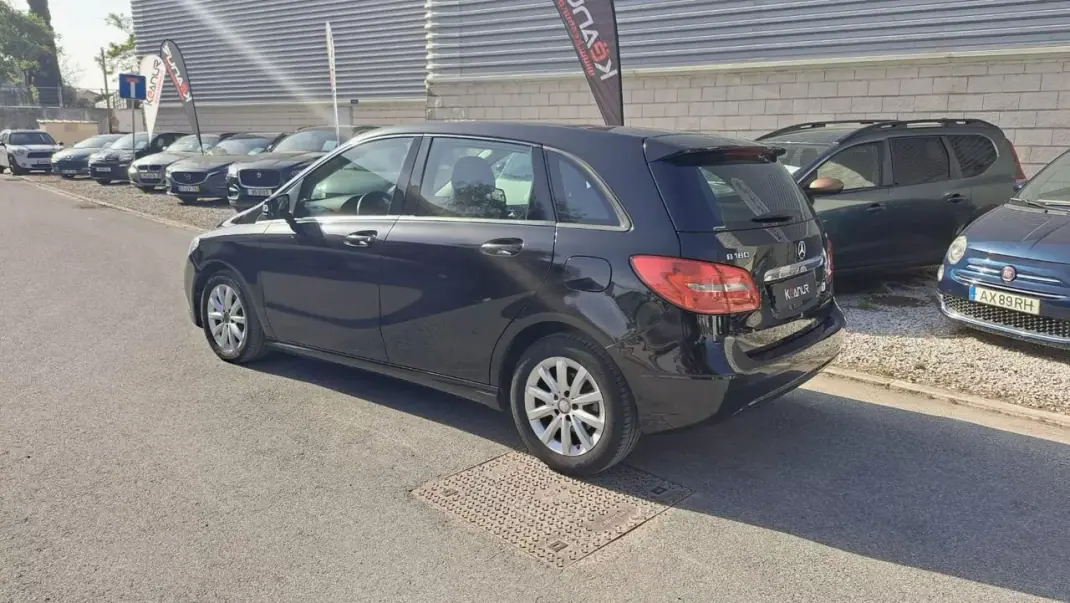 Mercedes-Benz B 180 2014 - 13890 EUR, 141469 km - AUTO.MOTO.pt - 141469km - foto 5 de 43