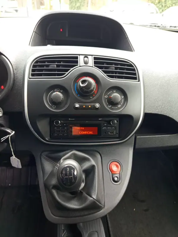Renault Kangoo 1.5 Dci , 3 Lugares, Iva dedutivel 2016 - 9990 EUR, 102740 km - AUTO.MOTO.pt - 102740km - foto 8 de 10