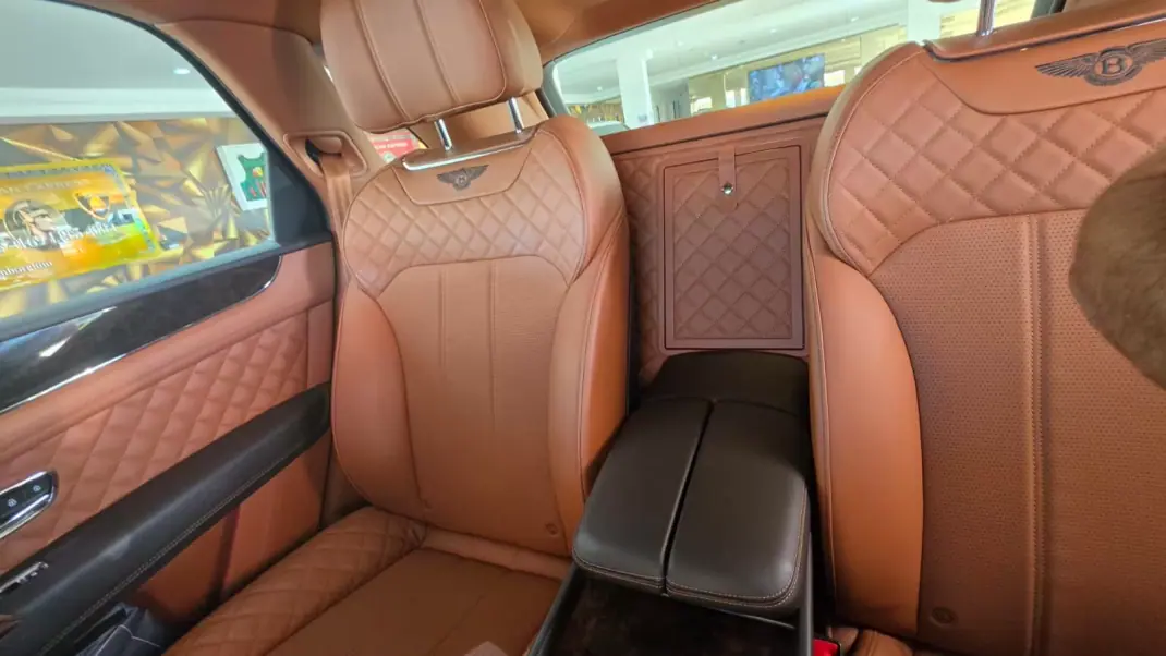 Bentley Bentayga 2020 - 185000 EUR, 62037 km - AUTO.MOTO.pt - 62037km - foto 22 de 31