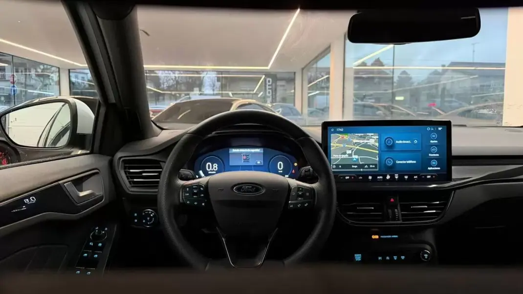 Ford Focus 2025 - 22990 EUR, 11701 km - AUTO.MOTO.pt - 11701km - foto 27 de 35