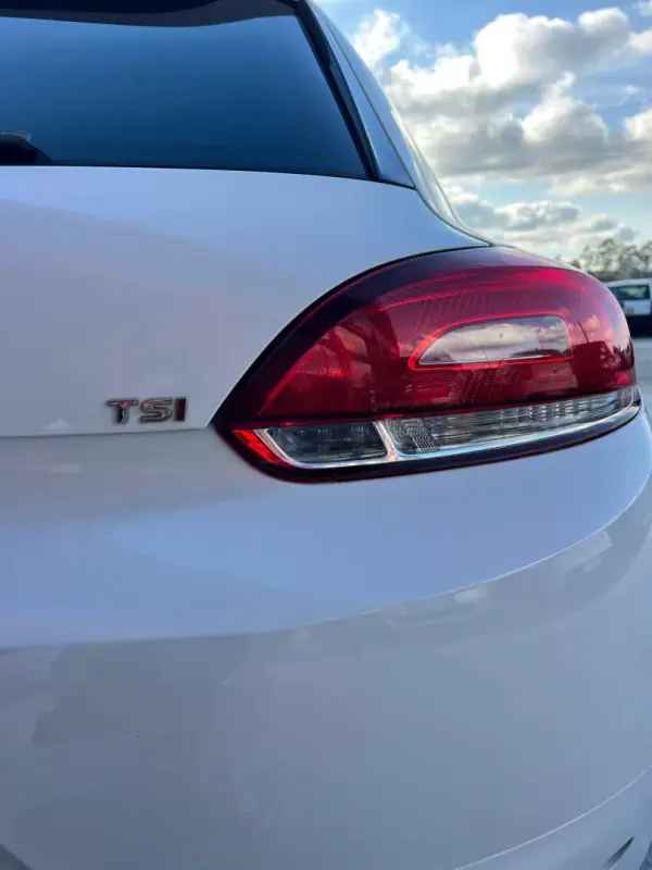 Volkswagen Scirocco 2009 - 12500 EUR, 167538 km - AUTO.MOTO.pt - 167538km - foto 9 de 13