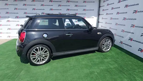 MINI Cooper 2017 - 19990 EUR, 147145 km - AUTO.MOTO.pt - 147145km - foto 6 de 24