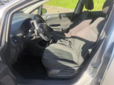 Opel Corsa 2010 - 5100 EUR, 183000 km - AUTO.MOTO.pt - 183000km - foto 6 de 23