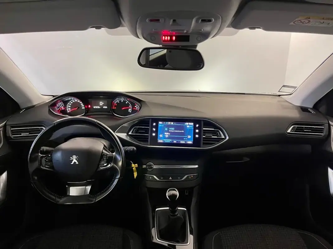 Peugeot 308 2019 - 11250 EUR, 107000 km - AUTO.MOTO.pt - 107000km - foto 2 de 27