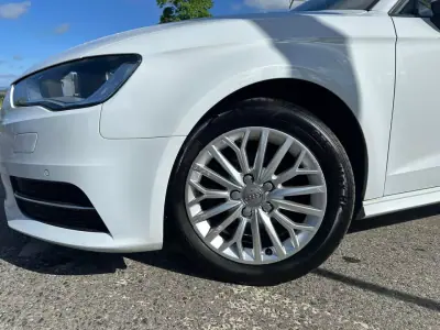 Audi A3 Sportback 2015 - 15900 EUR, 151923 km - AUTO.MOTO.pt - 151923km - foto 2 de 30