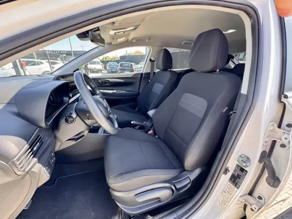 Hyundai Bayon 2024 - 19500 EUR, 9000 km - AUTO.MOTO.pt - 9000km - foto 16 de 21