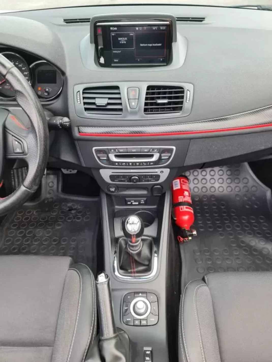 Renault Mégane Cabrio 2015 - 14990 EUR, 195000 km - AUTO.MOTO.pt - 195000km - foto 33 de 43