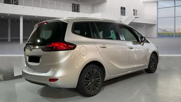 Opel Zafira 2019 - 9999 EUR, 270000 km - AUTO.MOTO.pt - 270000km - foto 3 de 15
