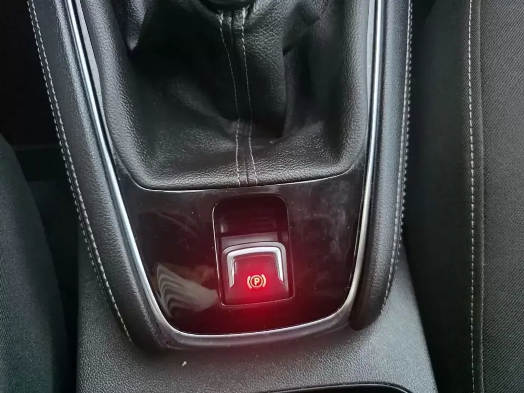 Opel Grandland X 2020 - 15499 EUR, 108544 km - 108544km - foto 23 de 34