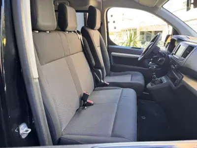 Peugeot Traveller 2022 - 29900 EUR, 103299 km - 103299km - foto 19 de 22