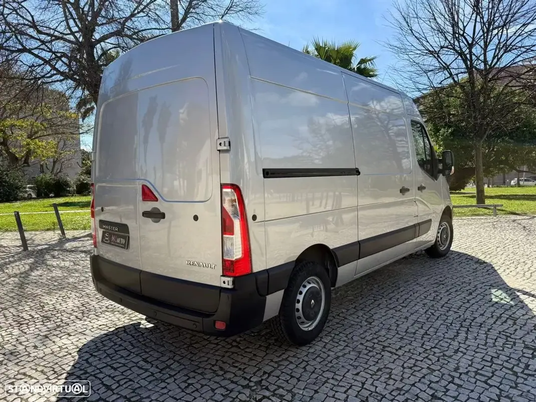 Renault Master 2.3 DCI L2H2 2020 - 17990 EUR, 144250 km - AUTO.MOTO.pt - 144250km - foto 33 de 38
