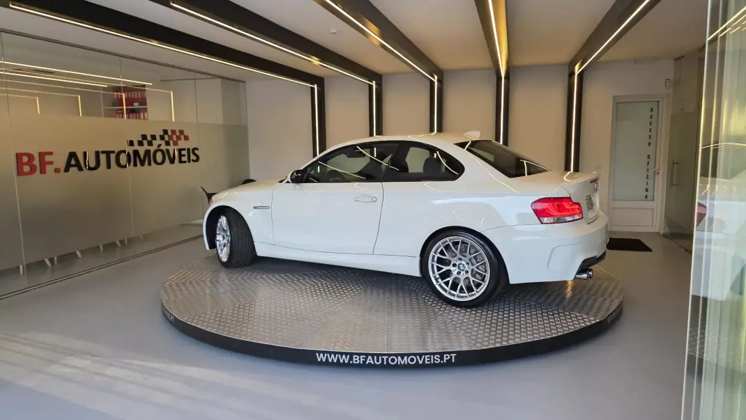 BMW 1M Coupe 2012 - 67500 EUR, 67790 km - AUTO.MOTO.pt - 67790km - foto 15 de 61