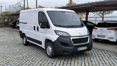 Peugeot Boxer 2.0 Bluehdi 330 L1H1 Pro 2020 - 14950 EUR, 160438 km - AUTO.MOTO.pt - 160438km - foto 4 de 10