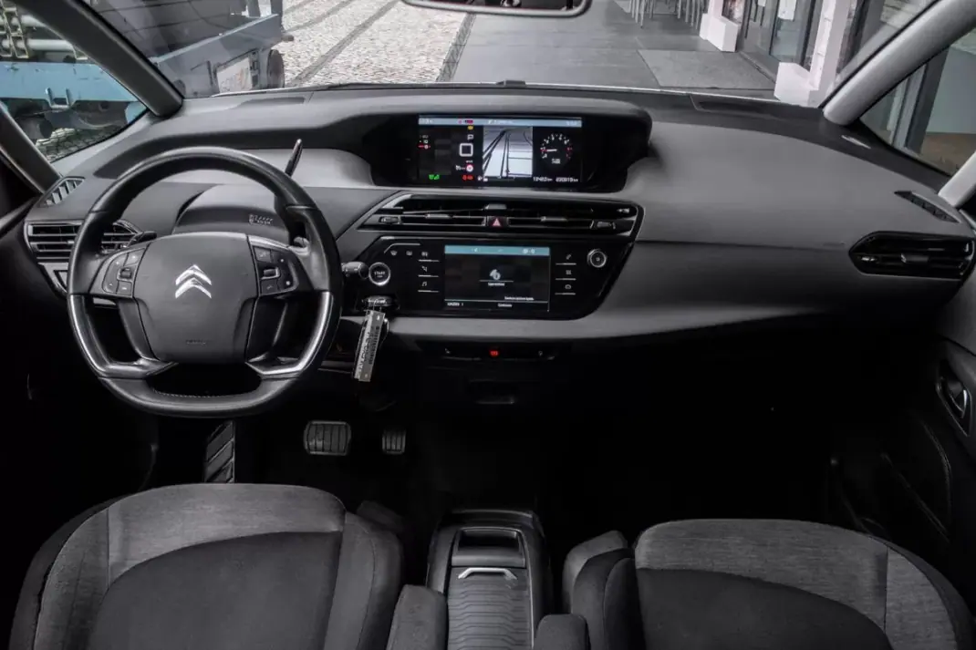 Citroën Grand C4 Spacetourer 2019 - 10750 EUR, 230819 km - AUTO.MOTO.pt - 230819km - foto 31 de 38