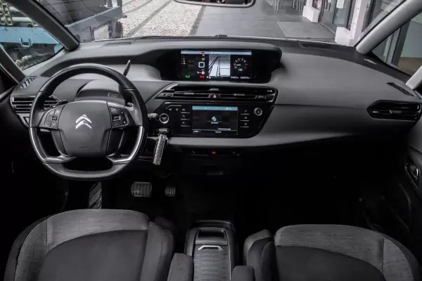 Citroën Grand C4 Spacetourer 2019 - 10750 EUR, 230819 km - AUTO.MOTO.pt - 230819km - foto 31 de 38