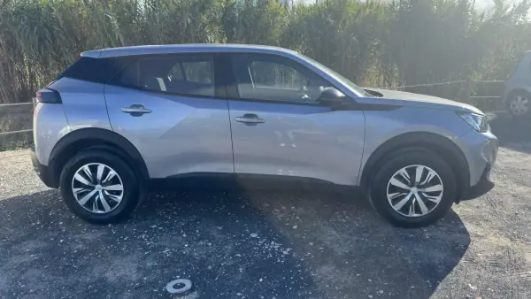 Peugeot 2008 2023 - 17900 EUR, 65000 km - AUTO.MOTO.pt - 65000km - foto 4 de 21