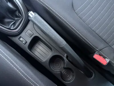 Renault Clio 2017 - 10500 EUR, 129000 km - 129000km - foto 35 de 39