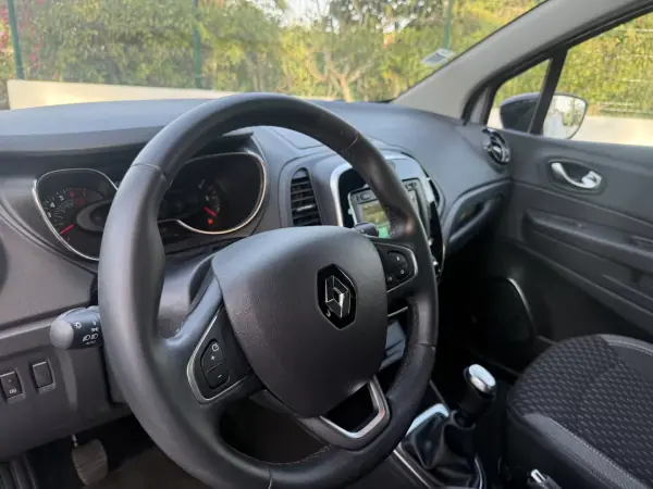 Renault Captur 2019 - 15999 EUR, 7000 km - AUTO.MOTO.pt - 7000km - foto 12 de 15