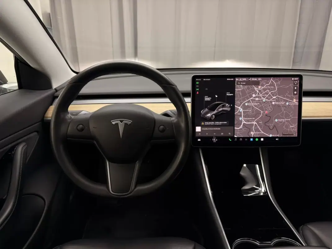 Tesla Model 3 2019 - 24500 EUR, 118000 km - AUTO.MOTO.pt - 118000km - foto 16 de 19