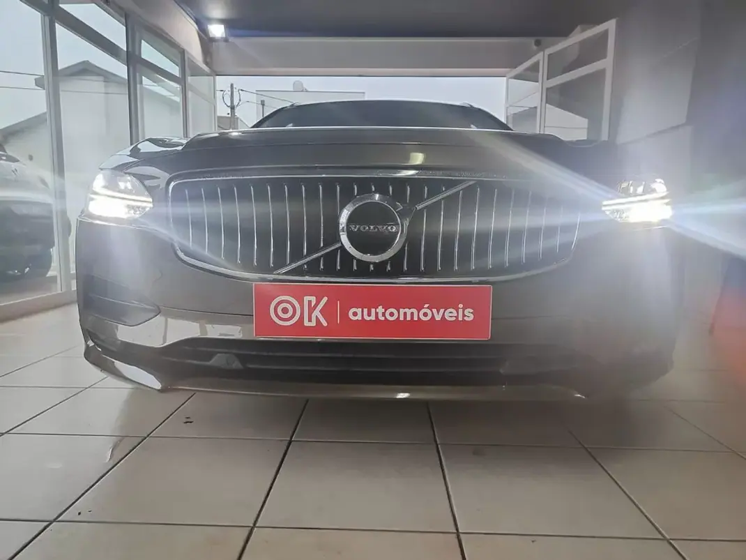 Volvo V90 2017 - 23500 EUR, 131000 km - AUTO.MOTO.pt - 131000km - foto 3 de 39