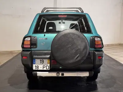Toyota RAV4 1999 - 7900 EUR, 148900 km - AUTO.MOTO.pt - 148900km - foto 6 de 21