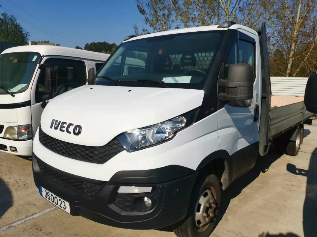 Iveco 2015 - 15000 EUR, 278000 km - AUTO.MOTO.pt - 278000km - foto 1 de 5