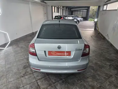 Skoda Octavia 2012 - 9350 EUR, 284108 km - AUTO.MOTO.pt - 284108km - foto 12 de 26