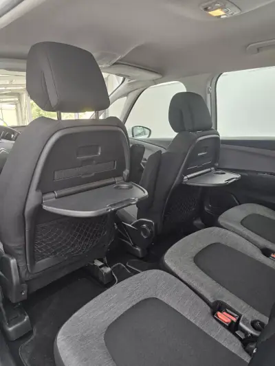 Citroën C4 Grand Picasso 2018 - 13650 EUR, 245556 km - AUTO.MOTO.pt - 245556km - foto 36 de 43