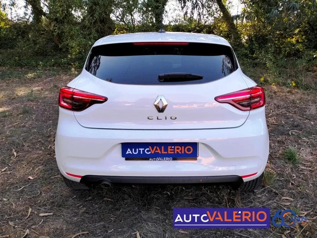 Renault Clio 2023 - 15950 EUR, 55104 km - AUTO.MOTO.pt - 55104km - foto 4 de 31