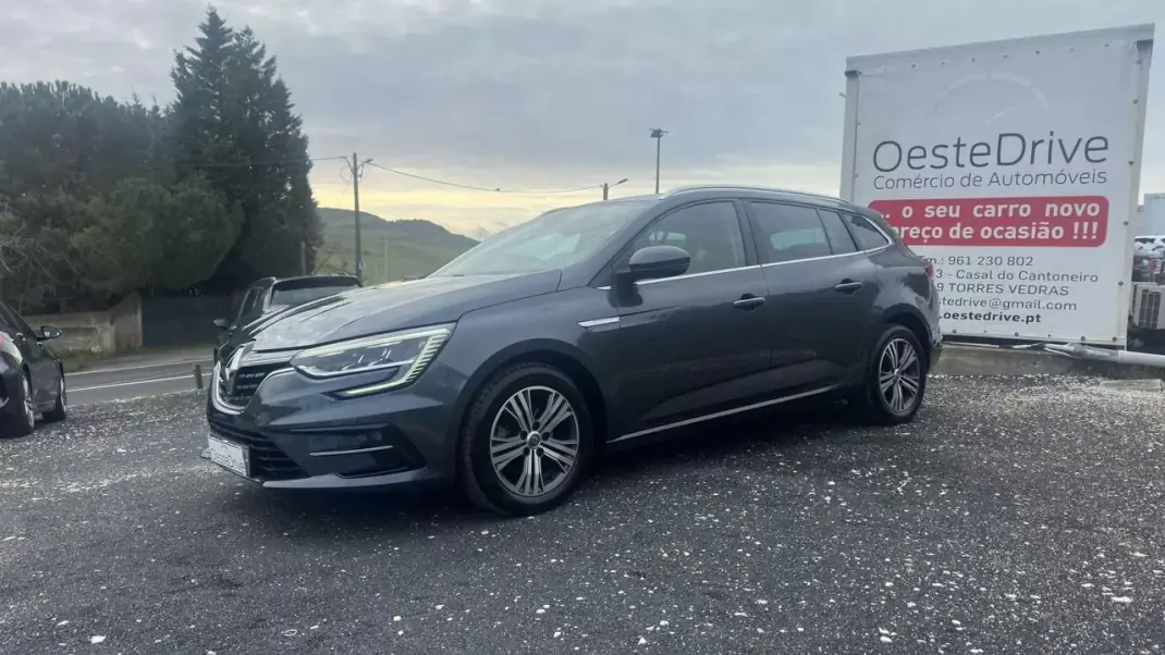 Renault Mégane Sport Tourer 2021 - 15900 EUR, 140000 km - AUTO.MOTO.pt - 140000km - foto 1 de 21