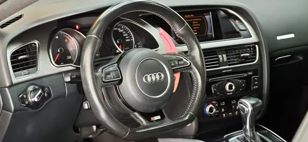 Audi A5 2012 - 18900 EUR, 178611 km - AUTO.MOTO.pt - 178611km - foto 18 de 32