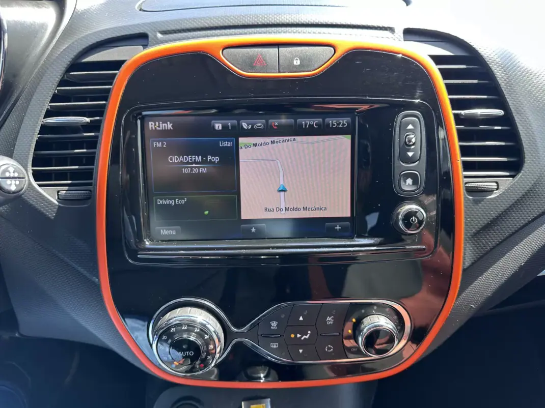Renault Captur 2014 - 9900 EUR, 217000 km - AUTO.MOTO.pt - 217000km - foto 40 de 60