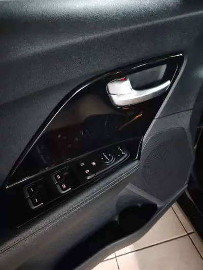 Kia Niro 2019 - 17250 EUR, 51300 km - AUTO.MOTO.pt - 51300km - foto 22 de 34