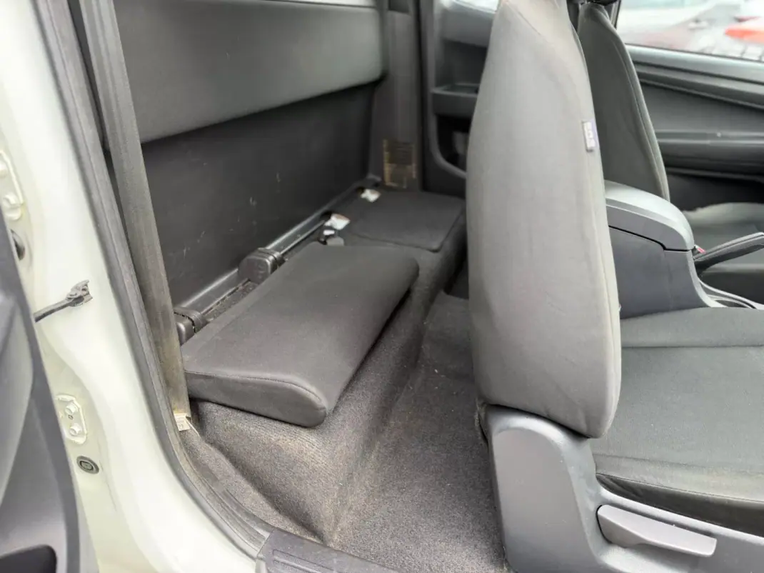 Isuzu 2018 - 18900 EUR, 83988 km - AUTO.MOTO.pt - 83988km - foto 14 de 15