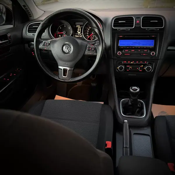 Volkswagen Golf Variant 2009 - 6500 EUR, 214000 km - AUTO.MOTO.pt - 214000km - foto 10 de 11