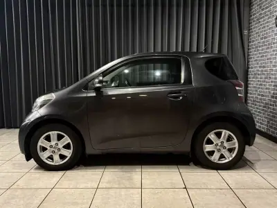 Toyota iQ 2010 - 7990 EUR, 180000 km - AUTO.MOTO.pt - 180000km - foto 3 de 13