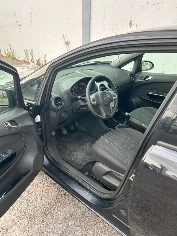 Opel Corsa 2009 - 3750 EUR, 154000 km - 154000km - foto 8 de 12