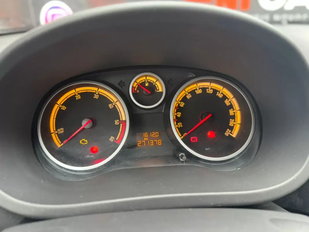 Opel Corsa 2010 - 3900 EUR, 271376 km - AUTO.MOTO.pt - 271376km - foto 3 de 10