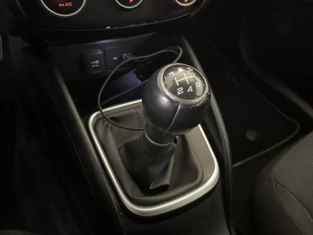 Fiat Tipo 2019 - 8900 EUR, 146000 km - AUTO.MOTO.pt - 146000km - foto 27 de 32