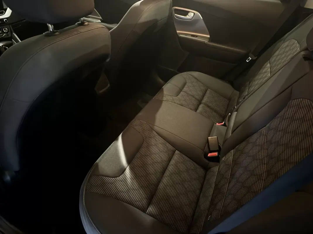 Kia Niro 2020 - 17490 EUR, 168000 km - AUTO.MOTO.pt - 168000km - foto 8 de 21