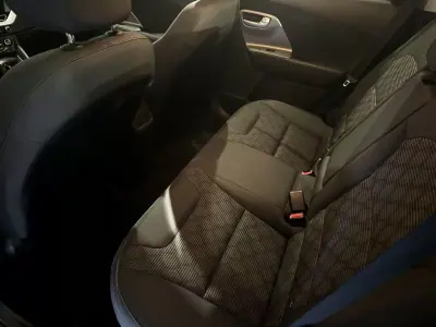 Kia Niro 2020 - 17490 EUR, 168000 km - AUTO.MOTO.pt - 168000km - foto 8 de 21