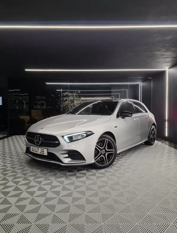 Mercedes-Benz A 250e AMG Line 2021 Híbrido Plug-In