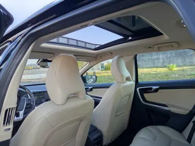 Volvo XC 60 2015 - 17990 EUR, 134200 km - AUTO.MOTO.pt - 134200km - foto 14 de 21