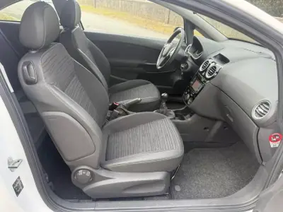 Opel Corsa 2014 - 6450 EUR, 161000 km - AUTO.MOTO.pt - 161000km - foto 11 de 22