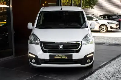 Peugeot Partner 2018 - 9900 EUR, 192545 km - AUTO.MOTO.pt - 192545km - foto 4 de 24