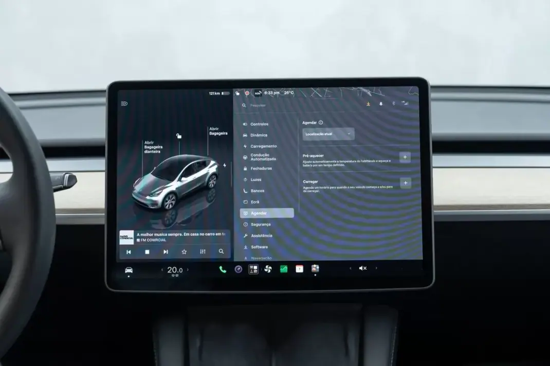 Tesla Model Y 2023 - 35950 EUR, 57000 km - 57000km - foto 36 de 49